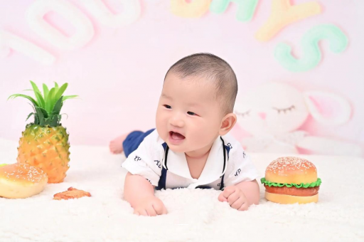 韩城宝宝在妈妈肚子里